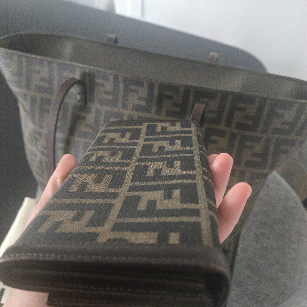 Fendi Zucca Print Brown Zippered Tote And Wallet Set Excellent Used Condition - Picture 8 of 17